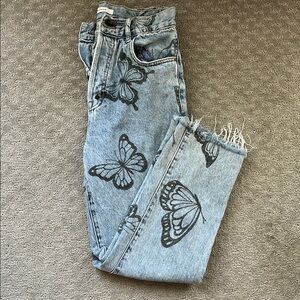 PacSun Blue Ankle Cropped Jeans with Unique Design